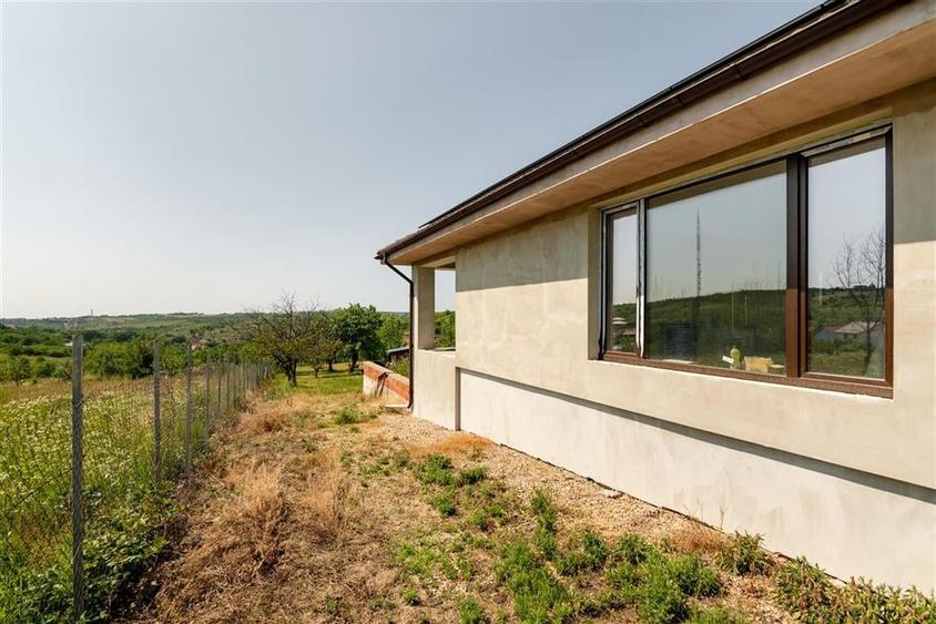 Casa cu living+3 camere cu panorama si teren mare pe Sofiei - 31