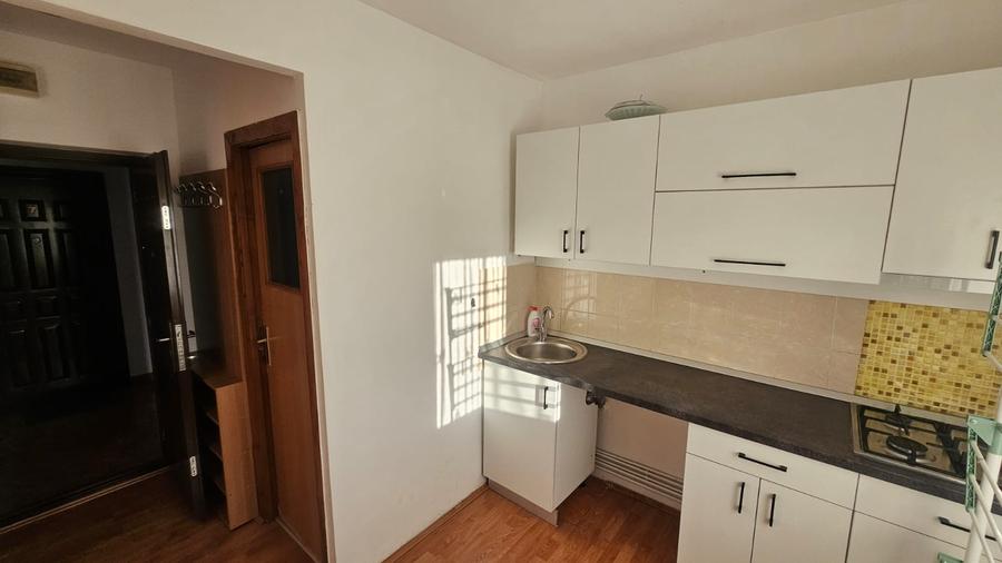 Inchiriez ap.cu o cam.in zona 7Noi. - 1