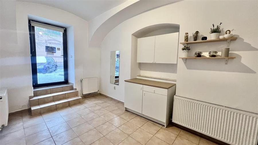 Spatiu comercial de inchiriat in centrul Brasovului - 2