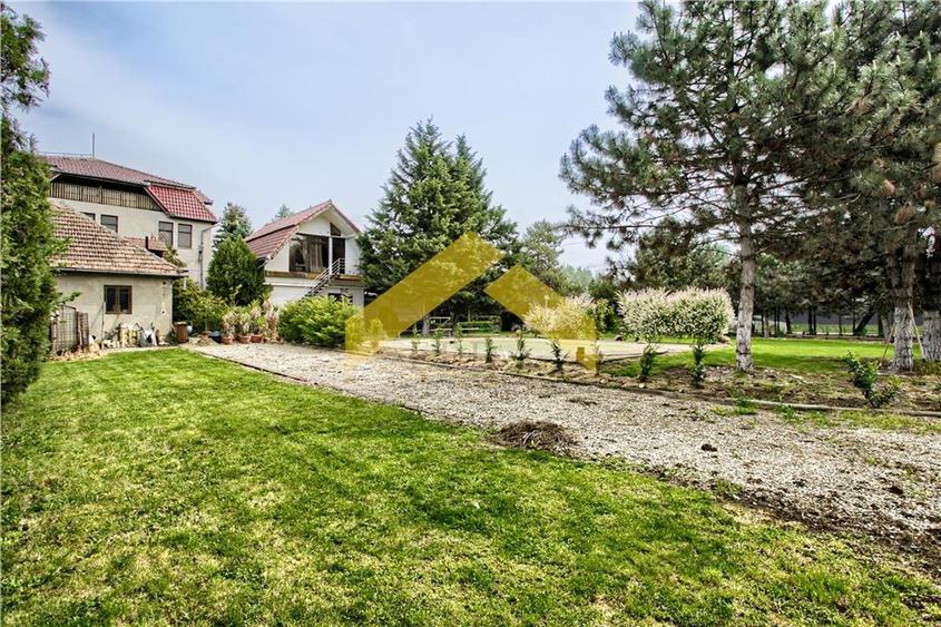 Casa pe colt cu teren de 2464 mp in ZONA MICALACA - 7