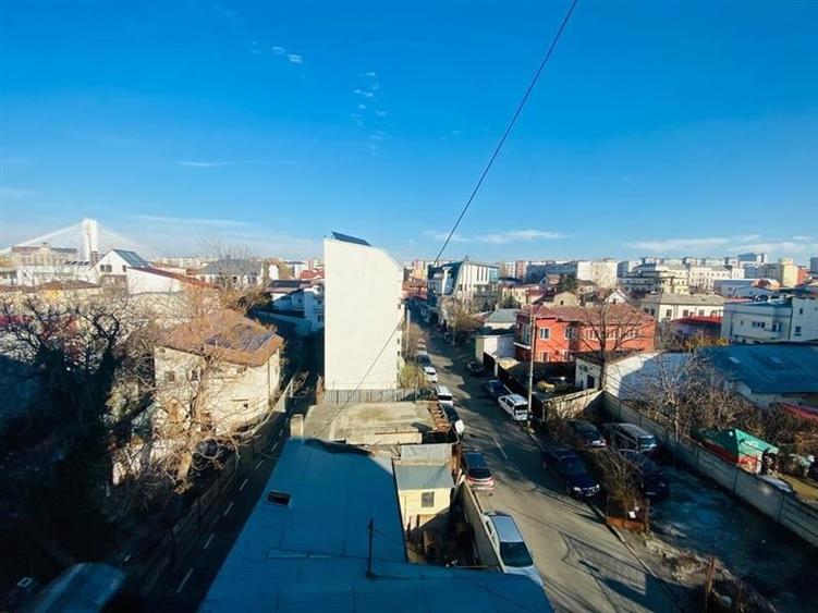 Spatii birouri - Calea Plevnei - de la 215 mp - 22