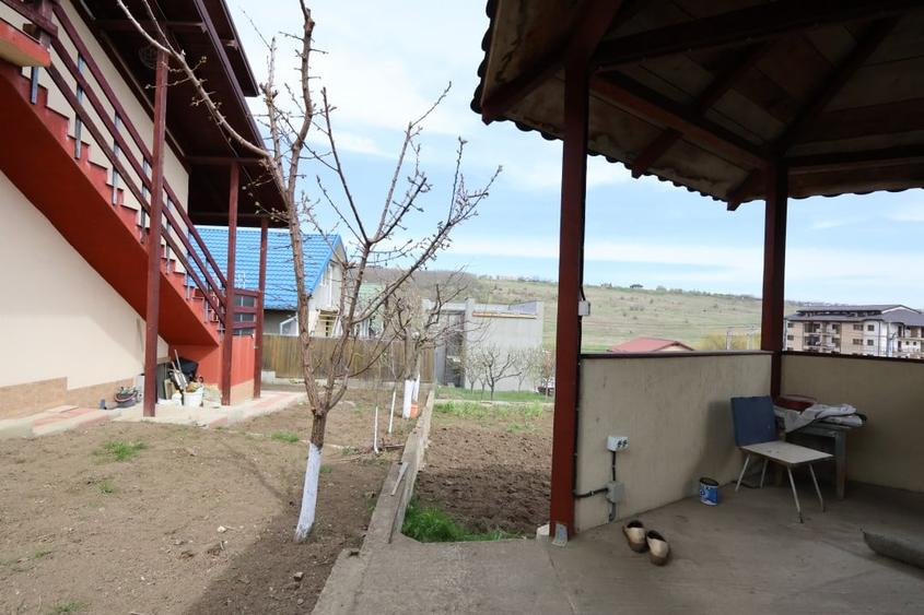 Casa de vanzare in Rediu – Spatiu Generos pentru Doua Familii - 16