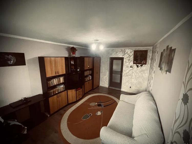 Apartament cu 2 camere decomandat, zona Nicolina - 1