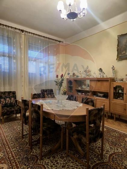 Casă / Vilă cu 5 camere de vânzare - 13