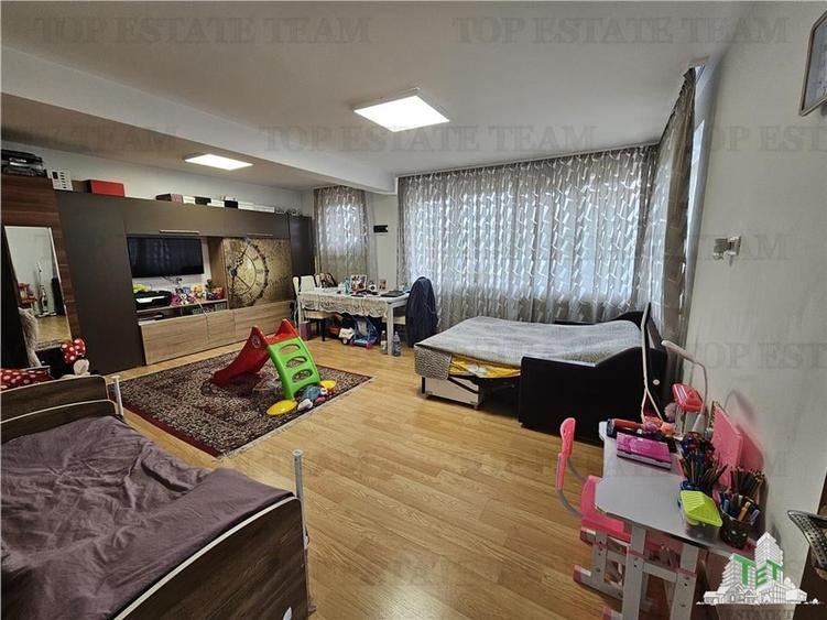 Vila regie proprie 5 camere+crama centru Domnesti - 2