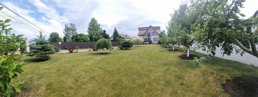 Vila de vanzare 260 mp cu anexe 40 mp si teren 1600 mp - 6