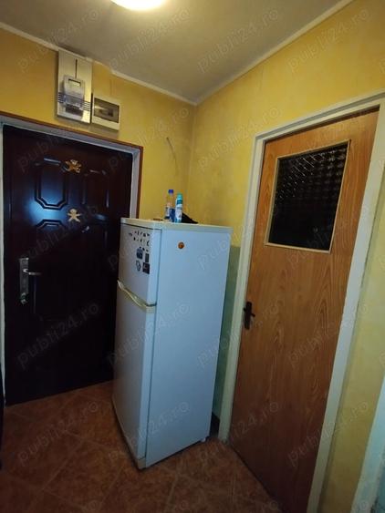 Garsoniera Pia?a Gorjului Militari - 1