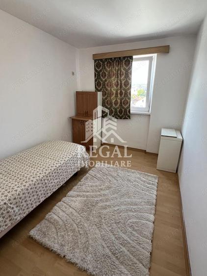 Camera de camin cu baie proprie ?i vedere spre Castelul Corvinilor - 3