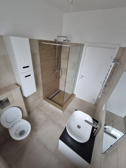 Casa de vanzare - finisaje premium, finalizat - 2