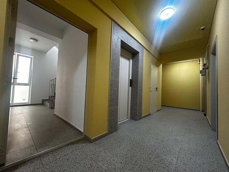Apartament cu 2 camere decomandat, mobilat în Universitate