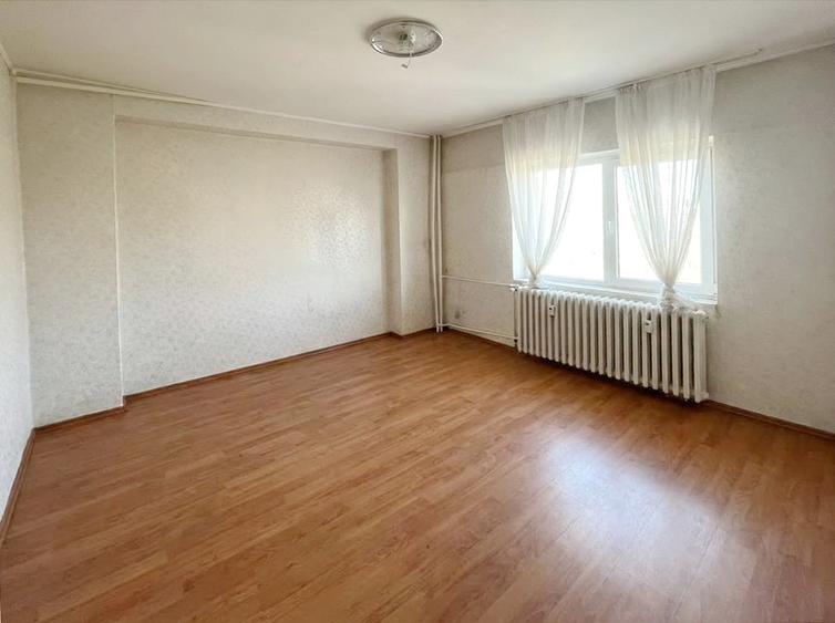 Ocazie! Apartament 3 camere de vanzare, etaj intermediar, 2 balcoane - 2