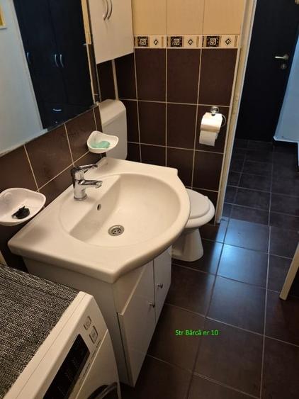 Proprietar - Inchiriez Garsoniera complet mobilata si utilata - Str Bârcă, nr 10 - 12