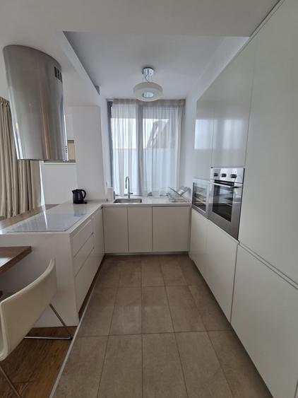 Elegant Top-Floor Apartment with Panoramic Terrace near Victoriei Avenue - 3