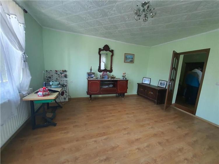 Casa singur in curte cu  700mp teren in orasul Avrig, 25km distanta de Sibiu - 11