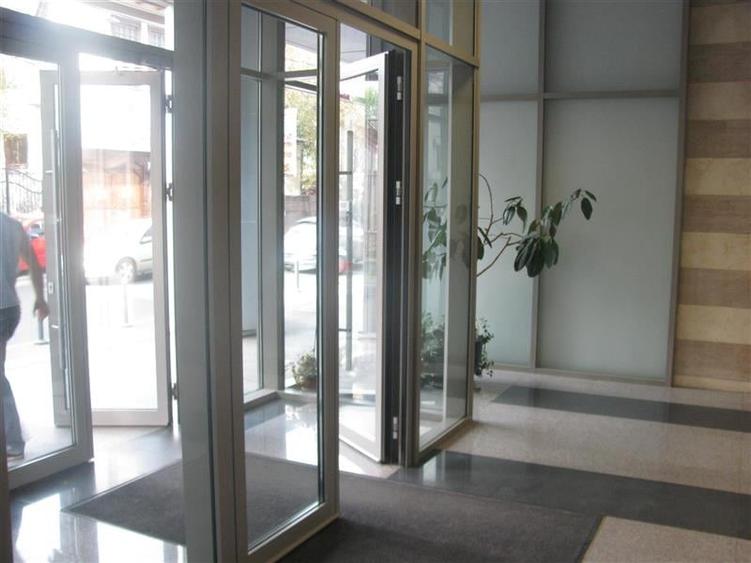 Vanzare cladire de birouri inchiriata integral - Yield 8% - 9