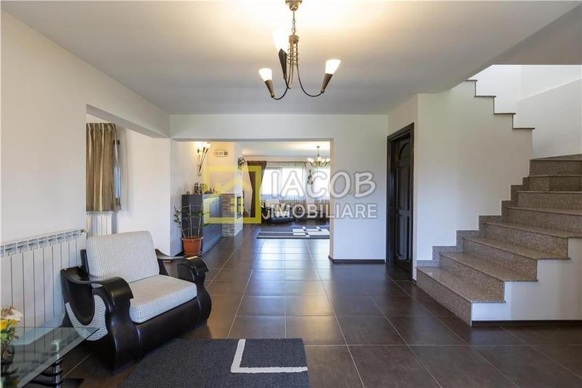 Vila cu 6 camere, 952 mp teren, Saucesti, Bacau - 12