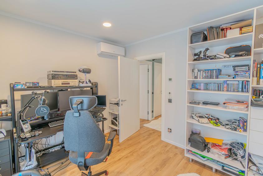 LOCUINTA PRIMITOARE, COMPLET MOBILATA SI UTILATA - 35