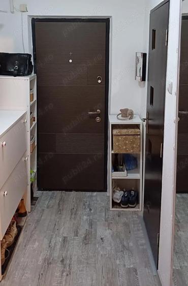 Apartament 3 camere zona foarte buna Scriitorilor doua apartamente pe palier bloc 4 etaje - 8