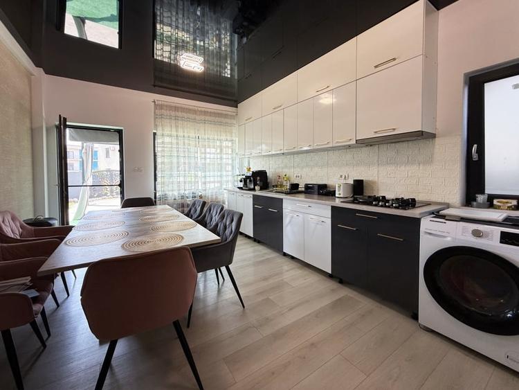 Mamaia-Sat, Vila modernă, mobilata si utilata complet, 15 camere - 9