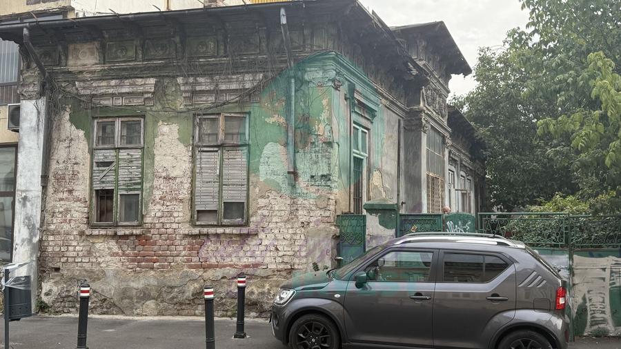 Casa cu teren total 248 mp pe Matei Voievod - 1