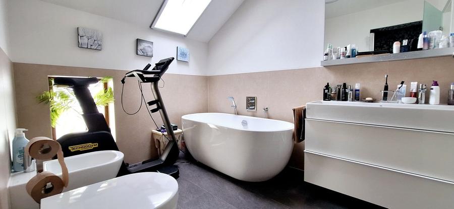 Casa eficienta energetic cu piscina in Giroc - 32