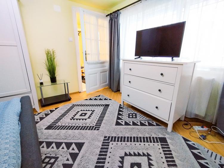 Lângă Piata Sfatului, STUDIO mobilat, 30 mp utili. - 2