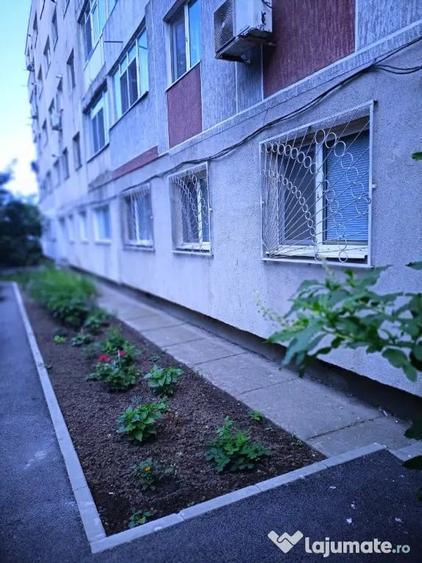 Apartament cu 2 camere decomandat în CET