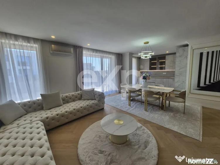 Apartament cu 4 camere decomandat în Central