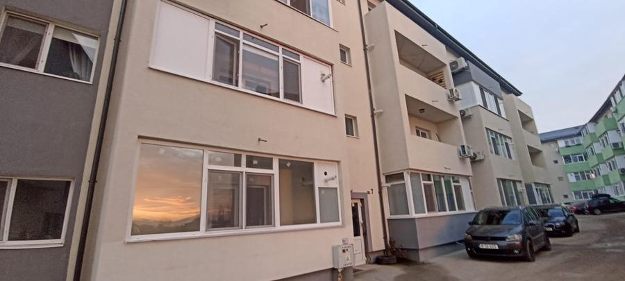 Garsonieră decomandată, mobilată în Haliu