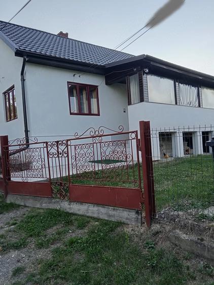 Casă cu Teren 1100 Mp în Nord