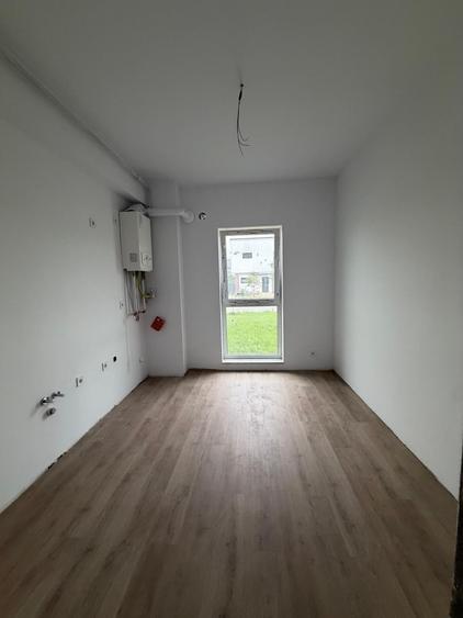 Apartament cu 2 camere semidecomandat în Florești