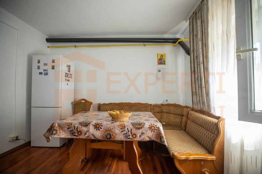 Apartament 2 camere de vânzare în zona Pod Butelii - Blocul SR - 6