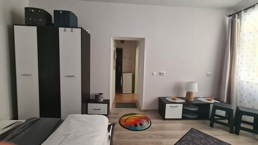 Garsonieră decomandată, mobilată în Centrul Istoric