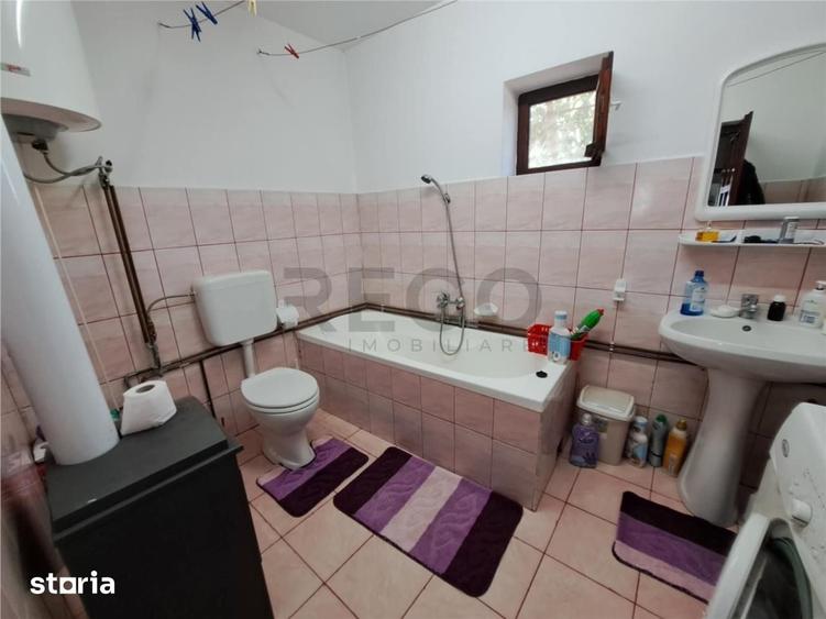 Casă cu 4 camere cu Teren 1439 Mp în Central