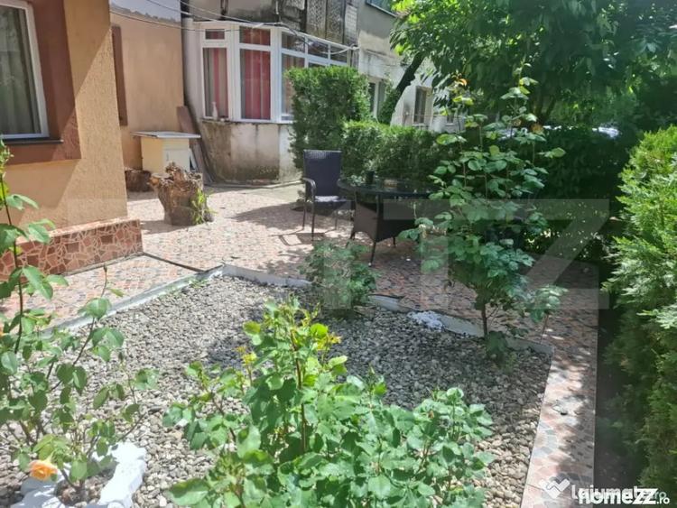 Apartament cu 2 camere semidecomandat în Micro 11