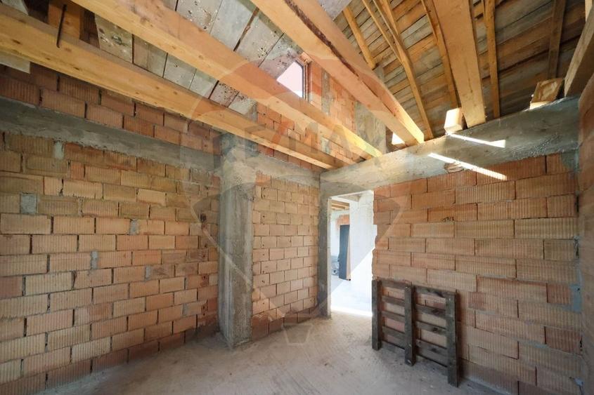 Duplex cu 3 camere cu Teren 250 Mp în Bod