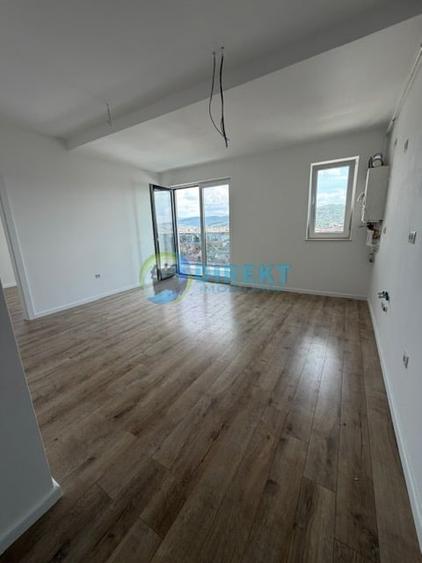 Apartament cu 3 camere decomandat în Decebal