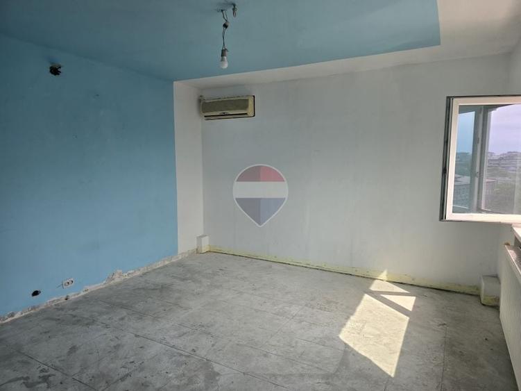 Apartament cu 3 camere decomandat în Berceni
