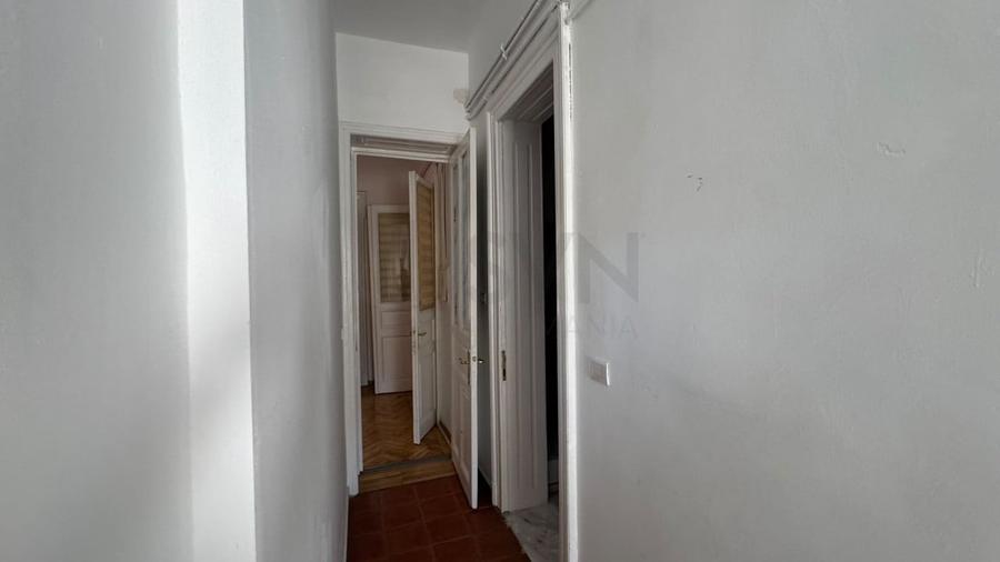 Apartament cu 15 camere circular în P-ța Unirii