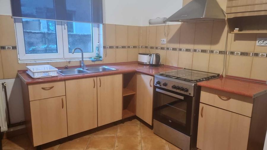Casă cu 3 camere cu Teren 320 Mp în Roșu