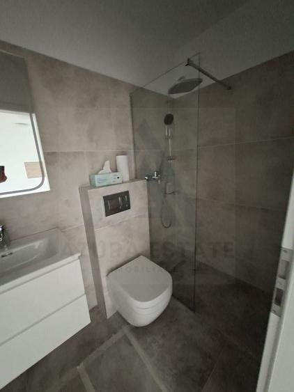 Apartament cu 3 camere decomandat în Cristian