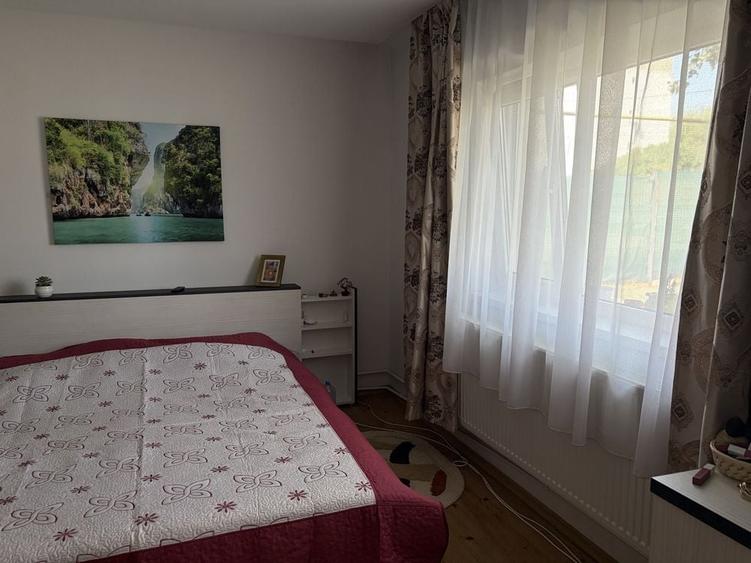 Casă cu 4 camere cu Teren 900 Mp în Central