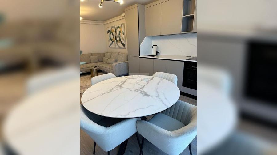 Apartament cu 2 camere semidecomandat, mobilat în Sopor