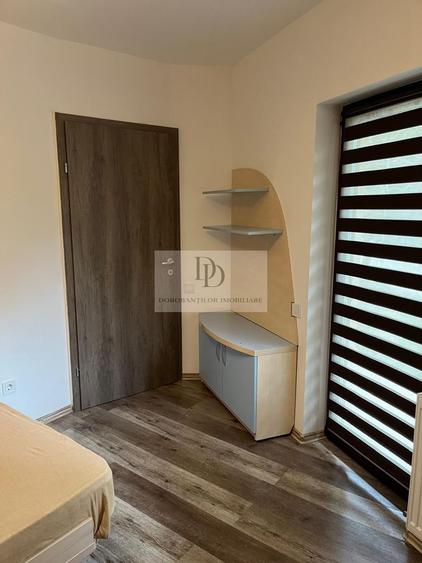 Apartament cu 3 camere semidecomandat, mobilat în Bună Ziua