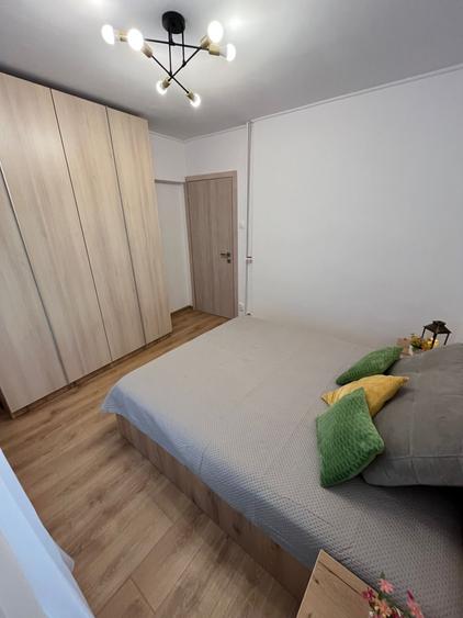 Apartament cu 3 camere decomandat, mobilat în Lujerului