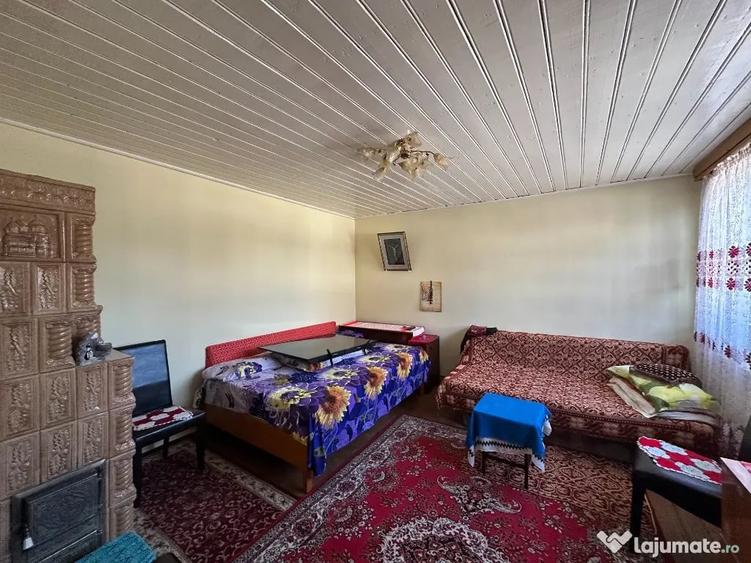 Casă cu 7 camere cu Teren 1039 Mp în Cornești
