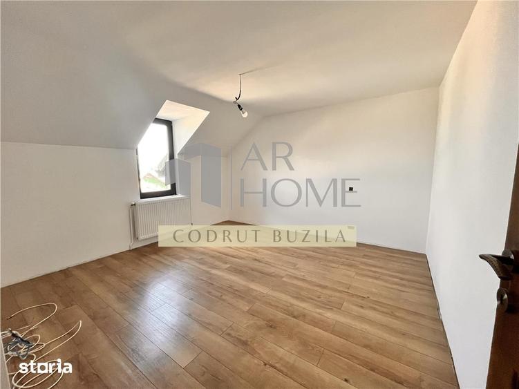 Casă cu 7 camere cu Teren 962 Mp în Mănești