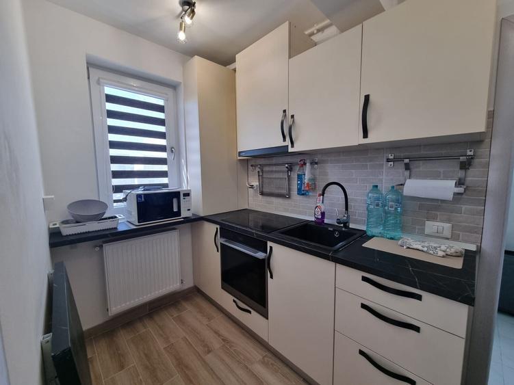 Apartament cu 2 camere semidecomandat, mobilat în Apărătorii Patriei