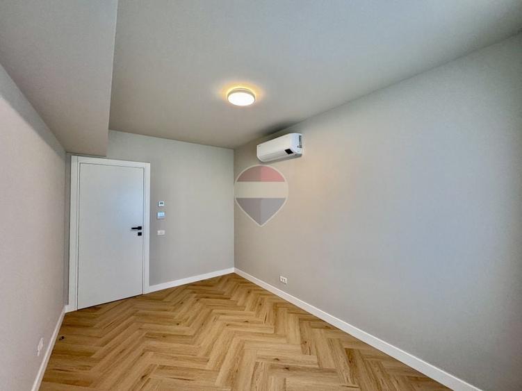 Apartament cu 4 camere decomandat, mobilat în Pipera