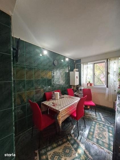 Apartament cu 4 camere în Tecuci